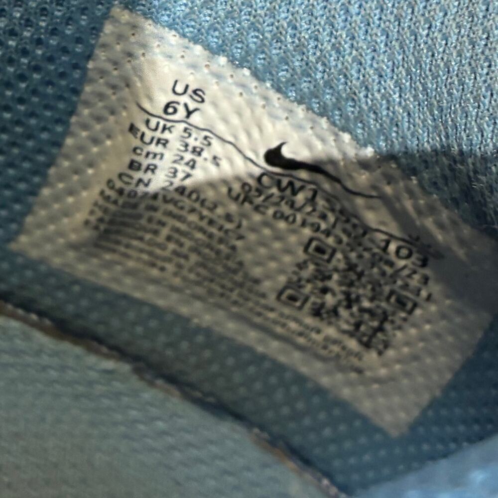 Nike Dunk Sneakers in Blue Beyond - Picture 8 of 8